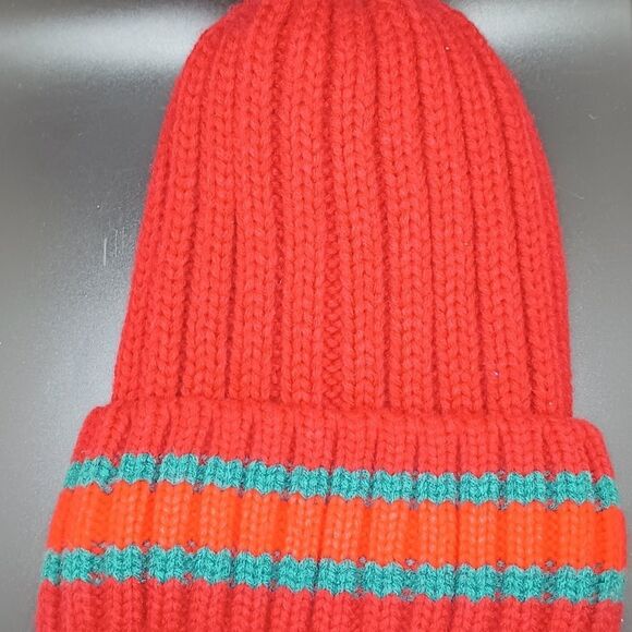 Thick red ribbed beanie hat skull cap - Picture 5 of 5